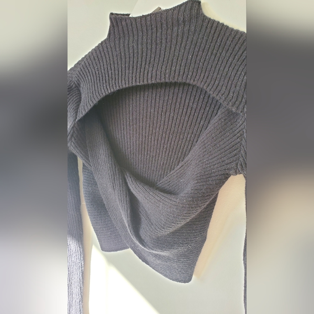 Reversible crop sweater